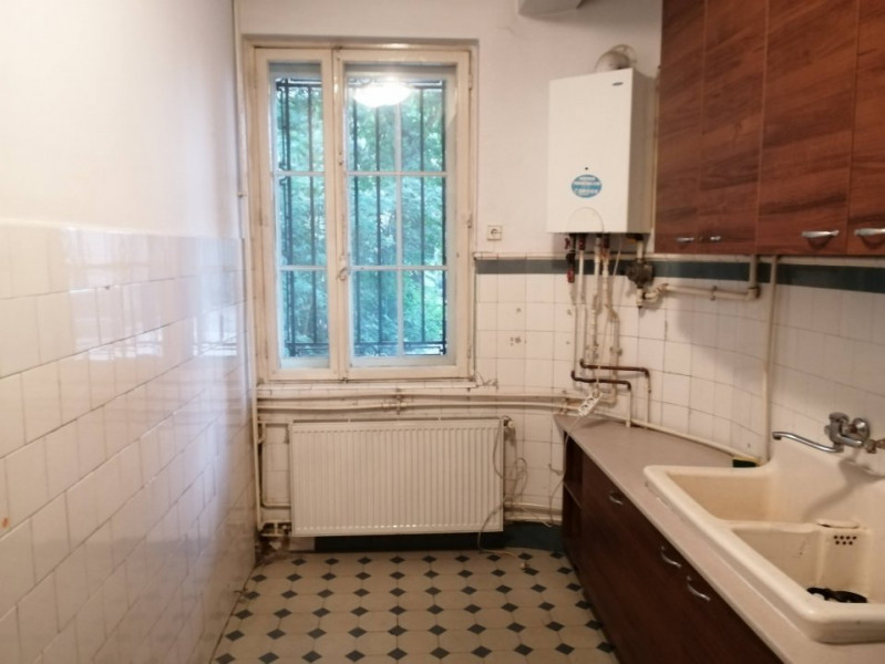 Inchiriere parter vila si curte, langa Gradina Icoanei 