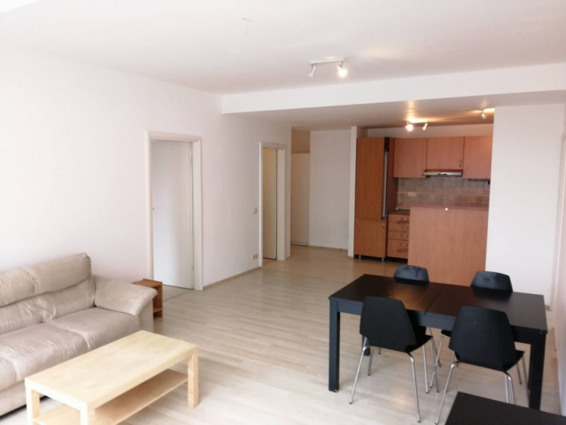 Inchiriere apartament 4 camere cu loc parcare in Dorobanti, bloc 2008