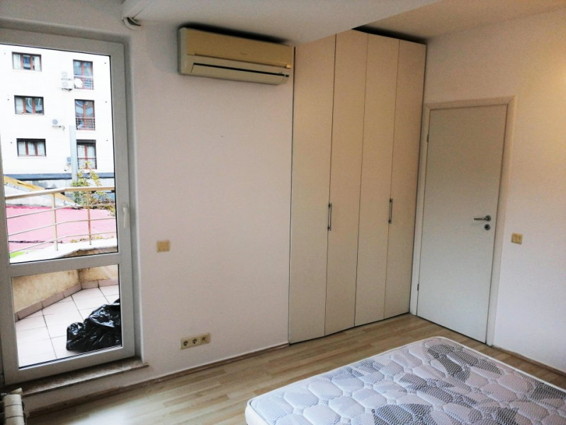 Inchiriere apartament 4 camere cu loc parcare in Dorobanti, bloc 2008