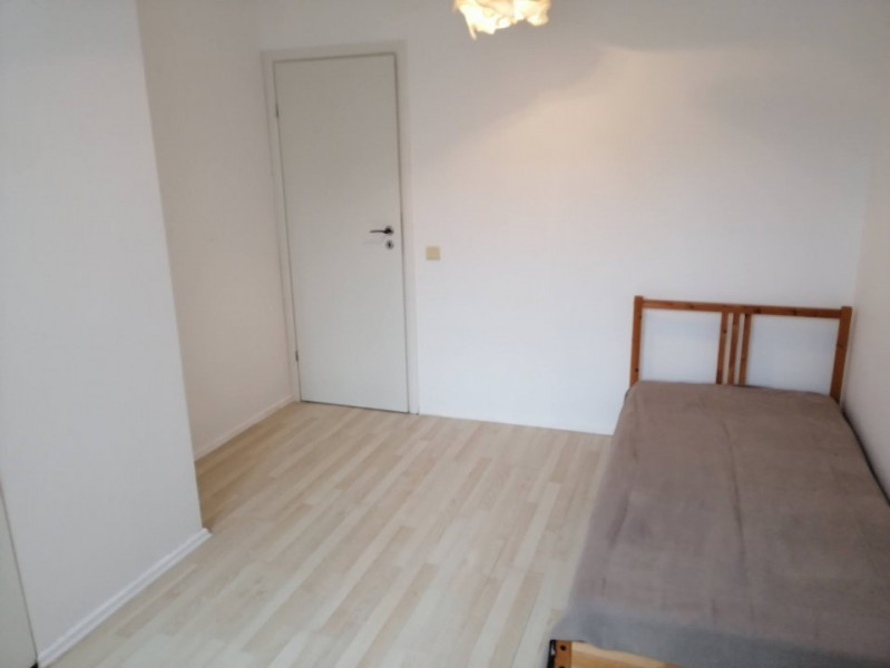 Inchiriere apartament 4 camere cu loc parcare in Dorobanti, bloc 2008