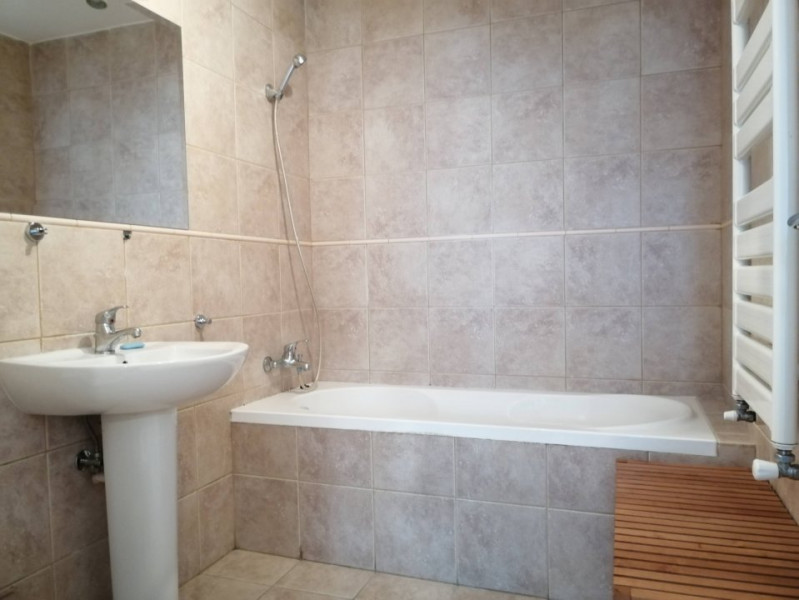 Inchiriere apartament 4 camere cu loc parcare in Dorobanti, bloc 2008