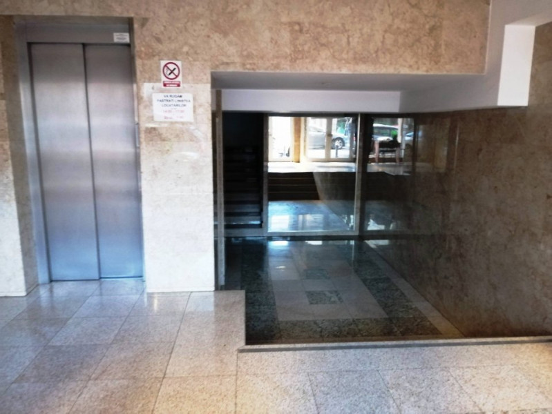 Inchiriere apartament 4 camere cu loc parcare in Dorobanti, bloc 2008