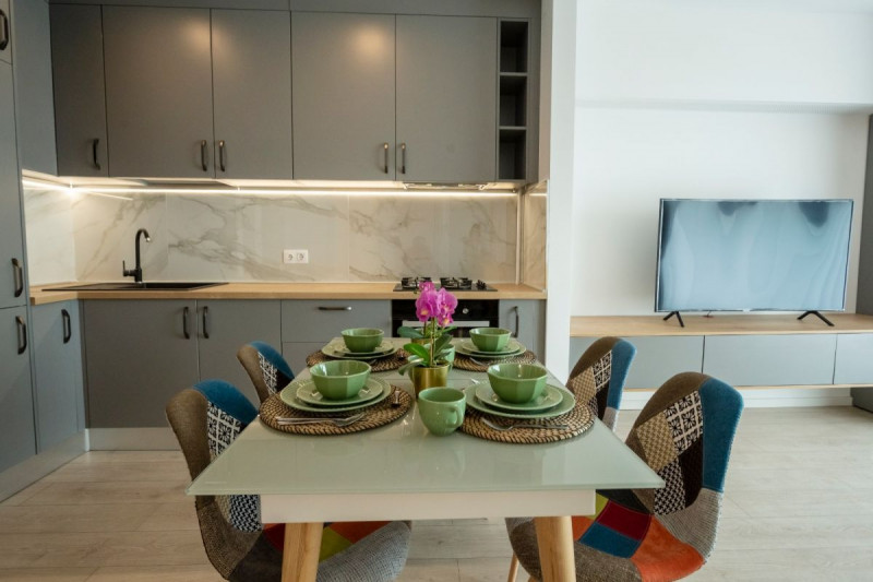 Inchiriere apartament doua camere cu gradina, bloc nou Pipera 