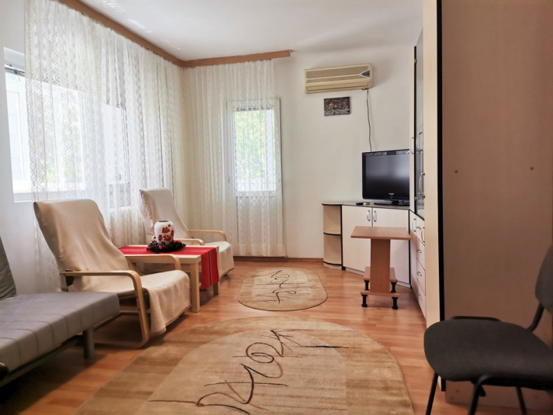 Vanzare garsoniera spatioasa, zona Stefan cel Mare-Bucur Obor
