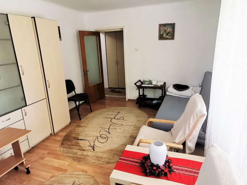 Vanzare garsoniera spatioasa, zona Stefan cel Mare-Bucur Obor