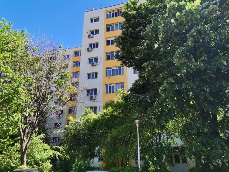 Vanzare garsoniera spatioasa, zona Stefan cel Mare-Bucur Obor