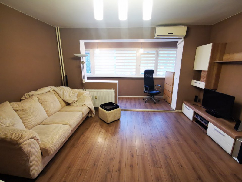 Apartament 3 camere de vanzare Berceni, Bd. Alexandru Obregia