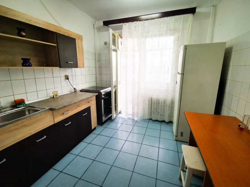 Apartament 3 camere de inchiriat Dristor, Ramnicu Sarat