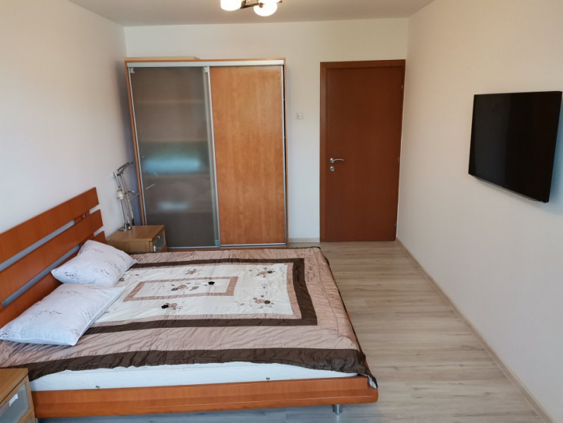 Vanzare apartament 3 camere renovat, centrala si loc de parcare, Titan