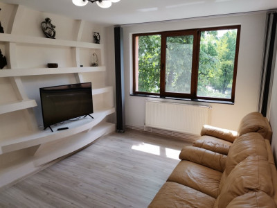 Vanzare apartament 3 camere renovat, centrala si loc de parcare, Titan