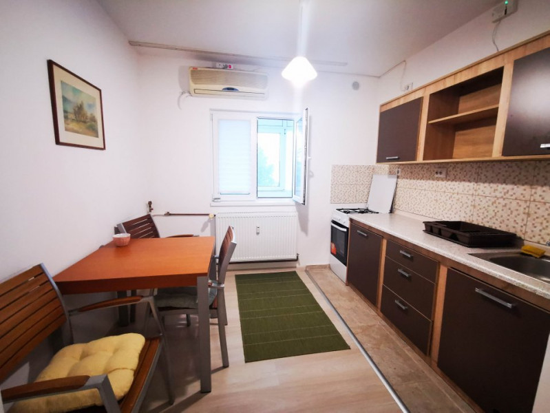 Apartament spatios si modern 2 camere de inchiriat, Titan 1 Decembrie 1918