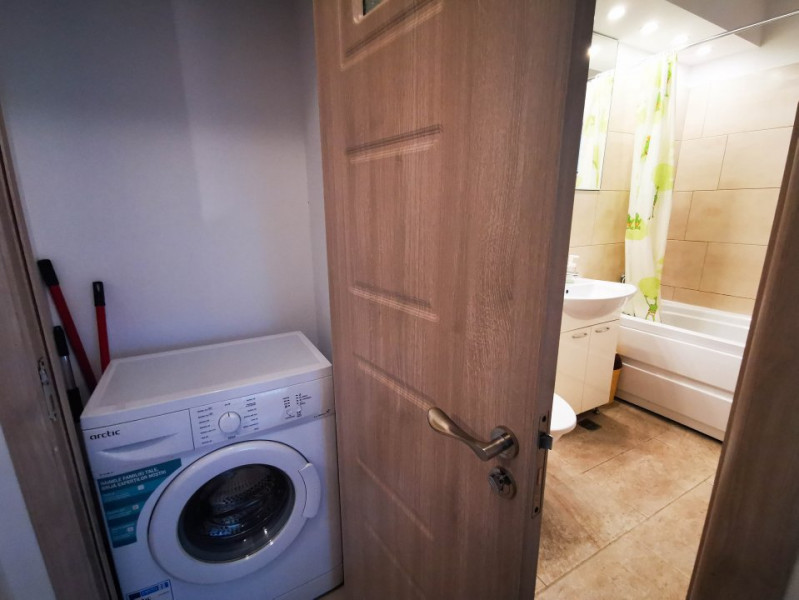 Apartament spatios si modern 2 camere de inchiriat, Titan 1 Decembrie 1918