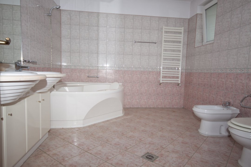 De inchiriat 200 mp in 4 camere, birouri sau rezidenta Herastrau
