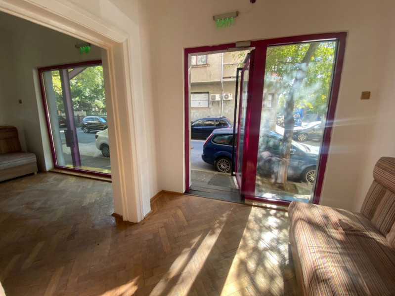 Inhiere spatiu comercial 70mp Toamnei
