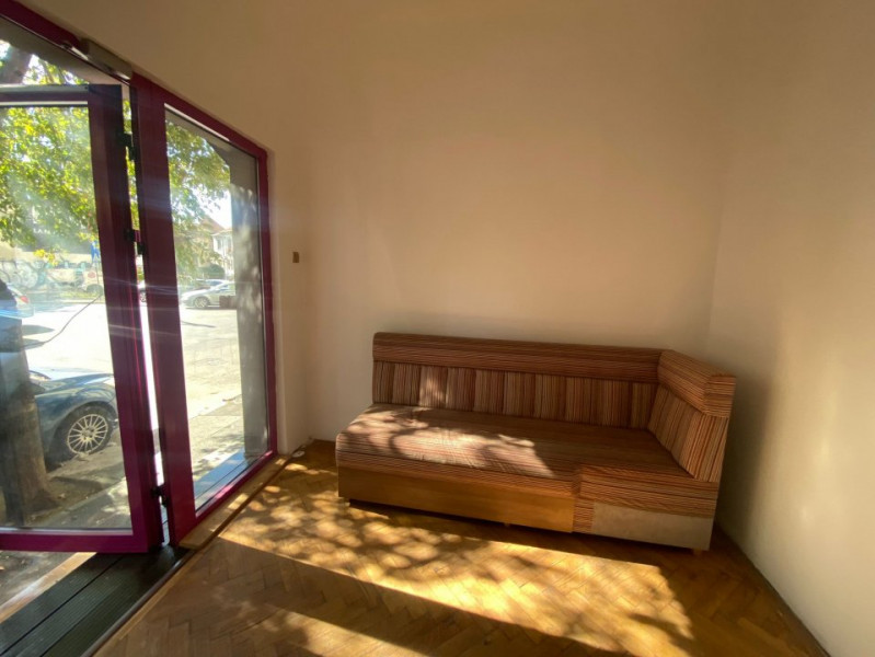 Inhiere spatiu comercial 70mp Toamnei