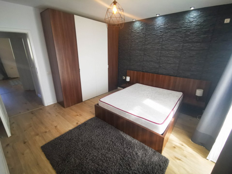 Casa superba de inchiriat 3 camere P+1 si curte, Tunari