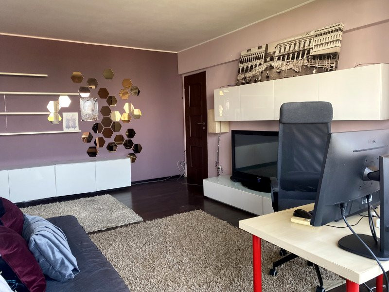 Inchiriere apartament 3 camere Titan 