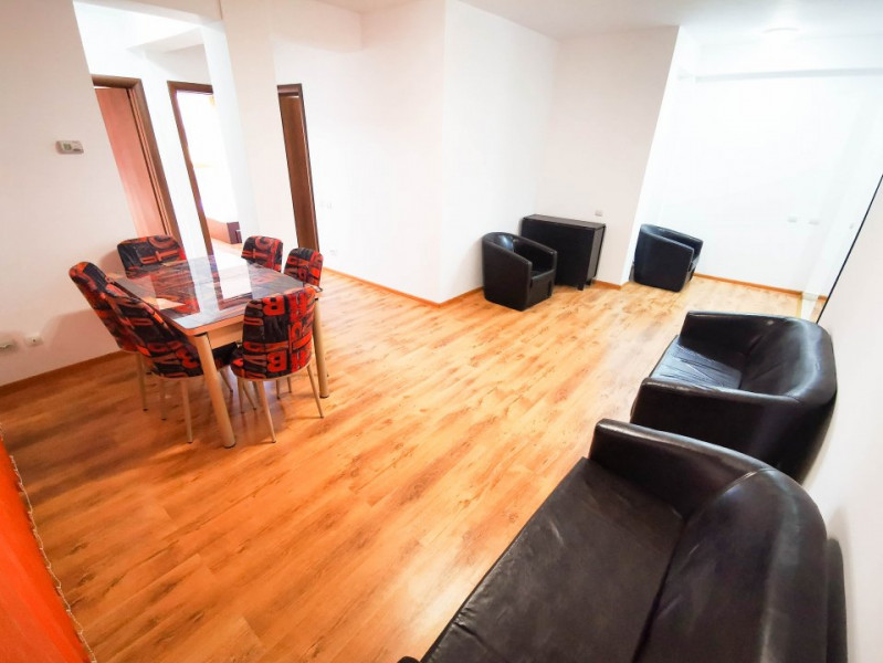 Apartament spatios si renovat de inchiriat 3 camere cu loc de parcare, Berceni 
