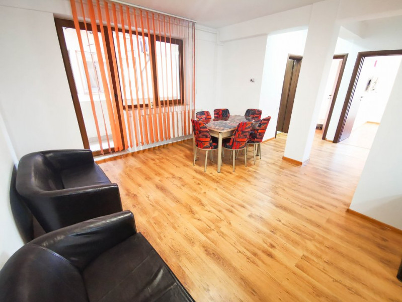 Apartament spatios si renovat de inchiriat 3 camere cu loc de parcare, Berceni 