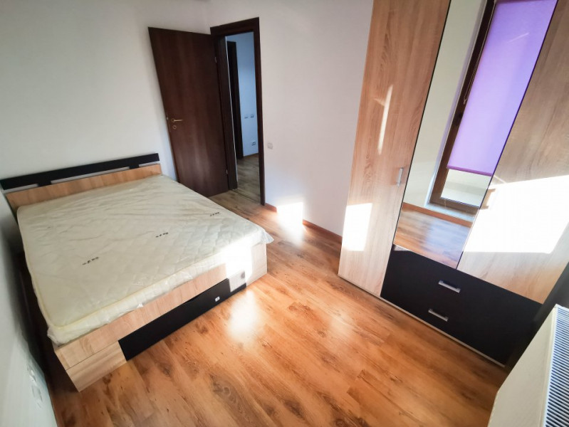 Apartament spatios si renovat de inchiriat 3 camere cu loc de parcare, Berceni 
