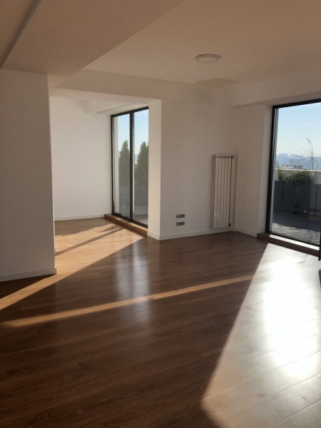 Vanzare Penthouse 4 camere, Bvd. Dacia, bloc nou 
