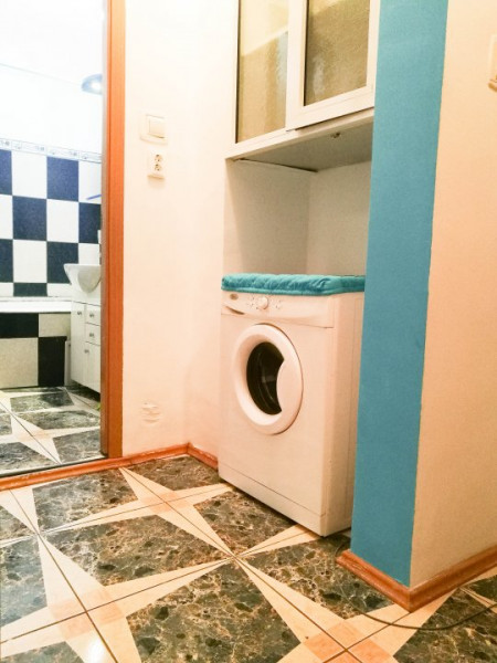 Garsoniera spatioasa de inchiriat, aproape de Auchan Titan