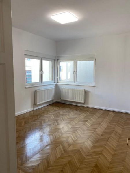 Inchiriere cladire birouri, 13 camere, parcari, Piata Victoriei, COMISION 0%