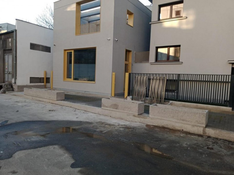 Inchiriere cladire birouri, 13 camere, parcari, Piata Victoriei, COMISION 0%