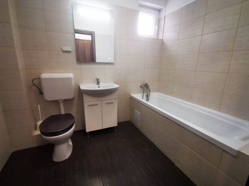 0% Comision Apartament SUPERB 3 camere, curte proprie,2 locuri parcare,bloc nou 