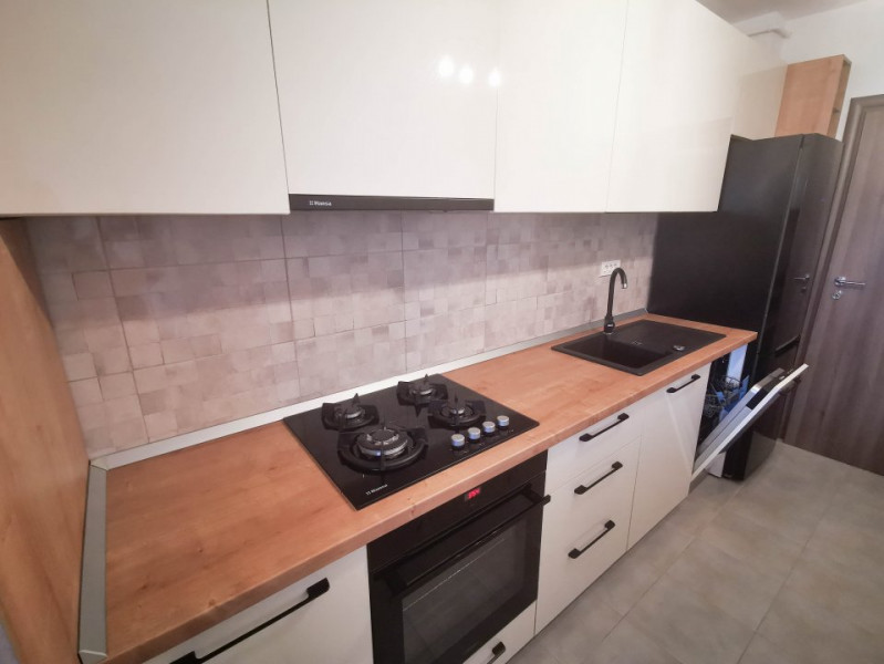 0% Comision Apartament SUPERB 3 camere, curte proprie,2 locuri parcare,bloc nou 