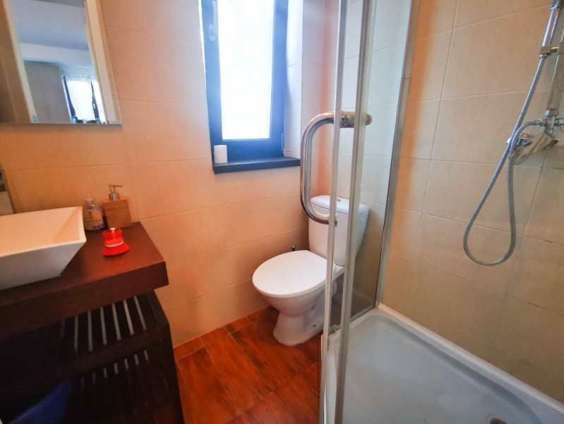 Casa superba de inchiriat 3 camere P+1 si curte, 2 locuri parcare, Tunari
