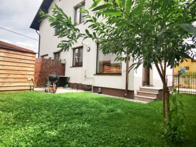 Casa spatioasa de inchiriat P+1, 3 camere si curte proprie, Tunari