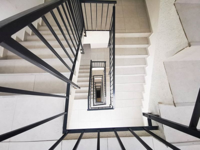 Garsoniera moderna si spatioasa de inchiriat, loc de parcare, Militari Residence
