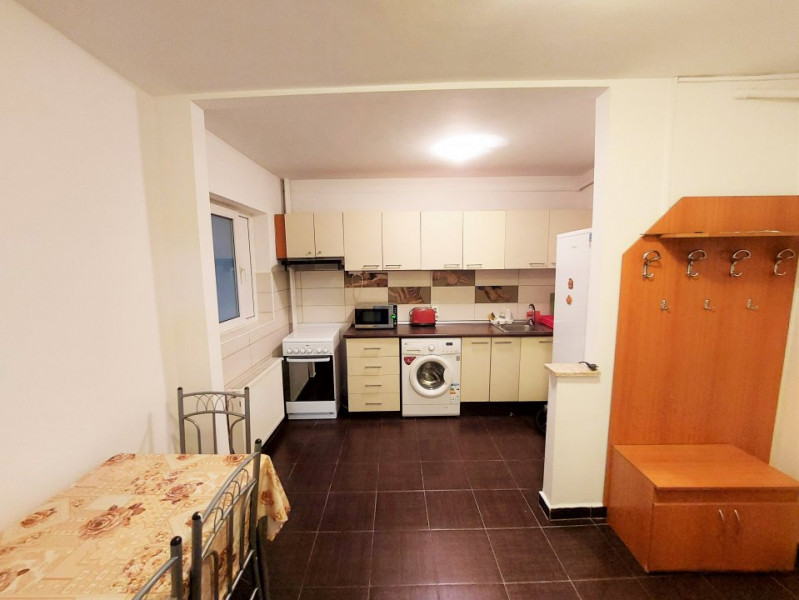 Inchiriere apartament 3 camere decomandat, Metrou si Parc Tineretului 