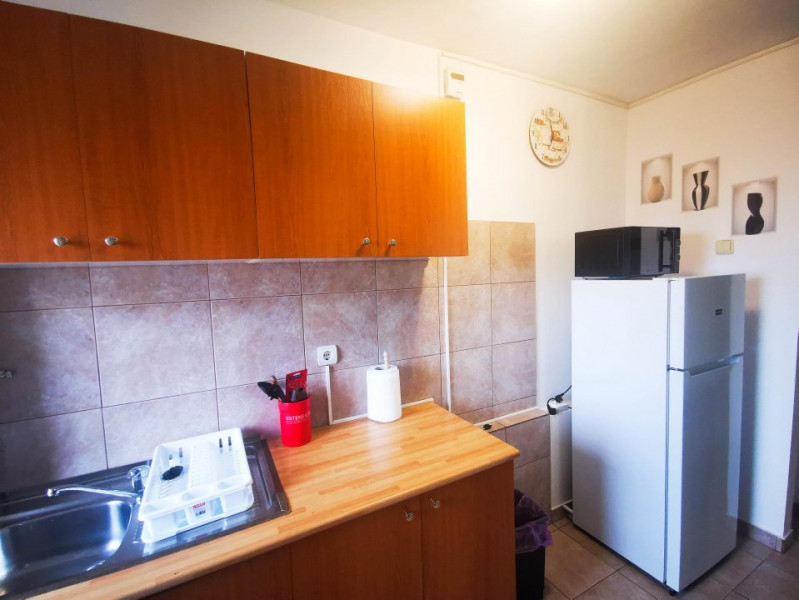 Garsoniera spatioasa de vanzare, metrou Piata Muncii 