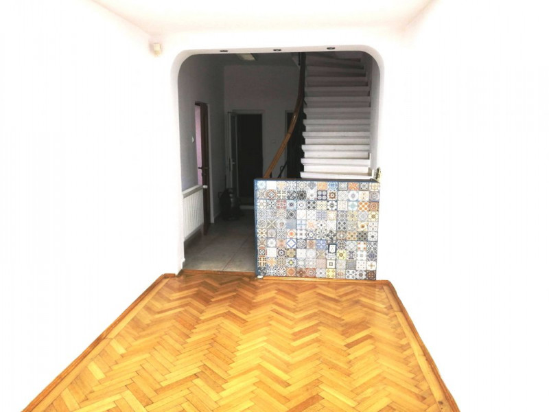 Inchiriere casa trei camere, zona Mosilor Armeneasca