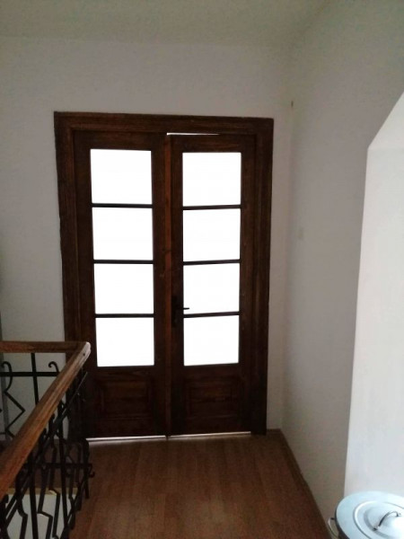 Inchiriere casa trei camere, zona Mosilor Armeneasca