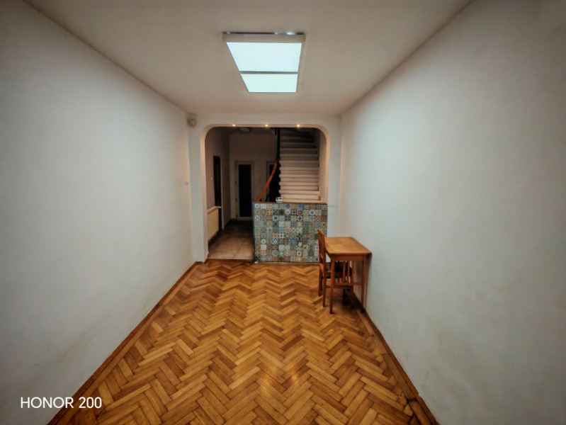 Inchiriere casa trei camere, zona Mosilor Armeneasca