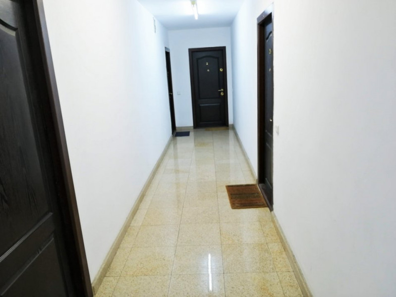 Vanzare apartament 4 camere si loc de parcare, bloc 2006 in Dorobanti