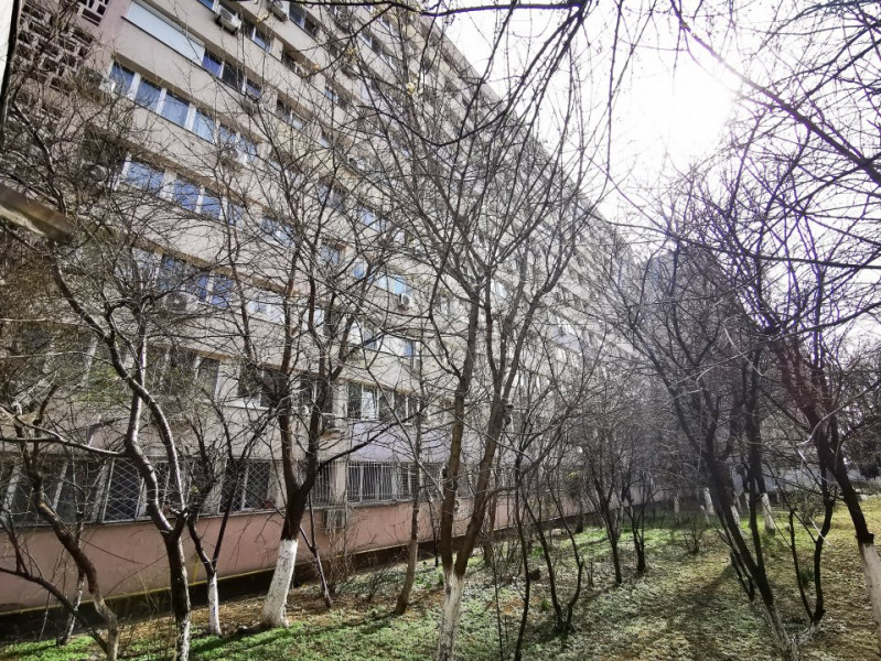 Garsoniera de vanzare la 2 minute de metrou Dristor 