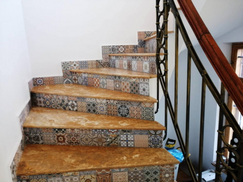 Inchiriere apartament 4 camere in vila, curte si parcare, ultracentral Unirii