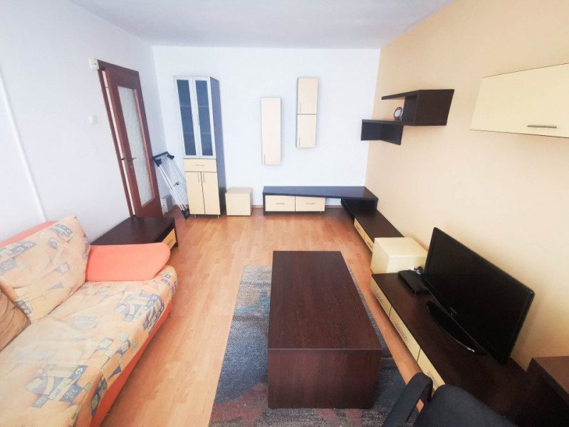 Garsoniera spatioasa si moderna de inchiriat cu loc de parcare, Rahova