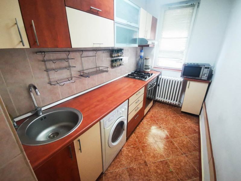 Garsoniera spatioasa si moderna de inchiriat cu loc de parcare, Rahova