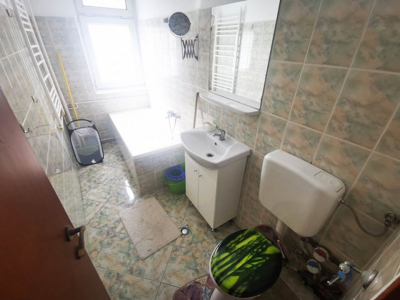 Garsoniera spatioasa si moderna de inchiriat cu loc de parcare, Rahova