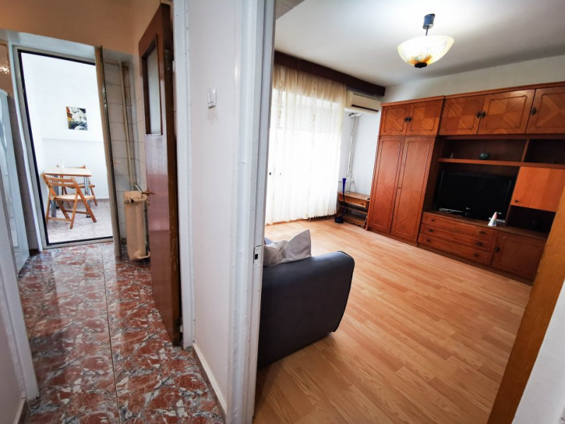 Garsoniera spatioasa si renovata de inchiriat, aproape de Mega Mall