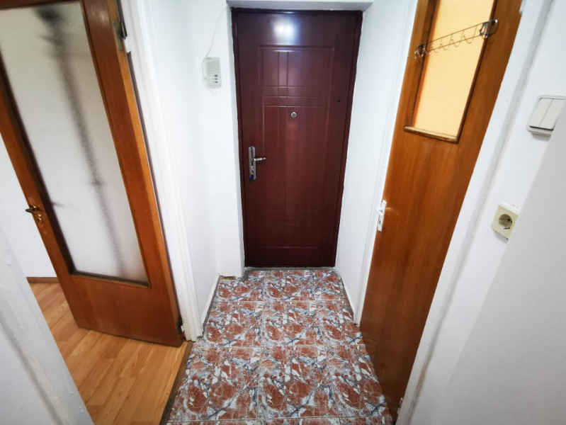 Garsoniera spatioasa si renovata de inchiriat, aproape de Mega Mall