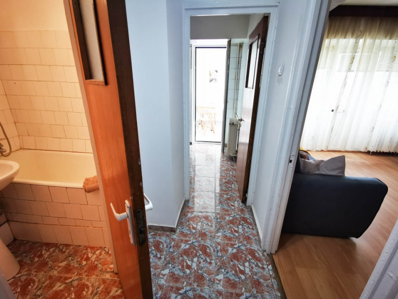 Garsoniera spatioasa si renovata de inchiriat, aproape de Mega Mall