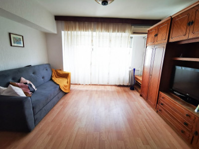 Garsoniera spatioasa si renovata de inchiriat, aproape de Mega Mall