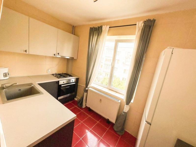 Garsoniera de vanzare, SPATIOASA, RENOVATA, MOBILATA, UTILATA, Gorjului