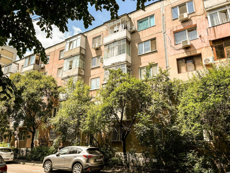 Garsoniera de vanzare, SPATIOASA, RENOVATA, MOBILATA, UTILATA, Gorjului